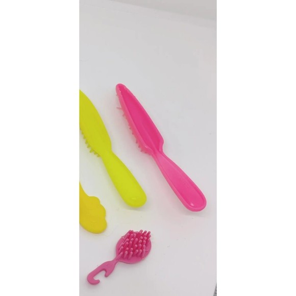 Vintage Barbie 1981 Magic Curl Brush Lot 3 Hair Brushes 1 Comb 1980s Doll Mattel - Picture 4 of 8